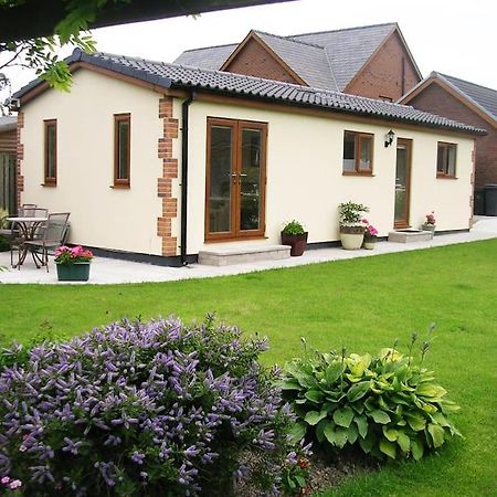 Coastal Garden Lodge Preesall Esterno foto
